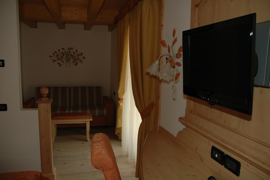 Residence Garni Il Giglio Комецадура Стая снимка