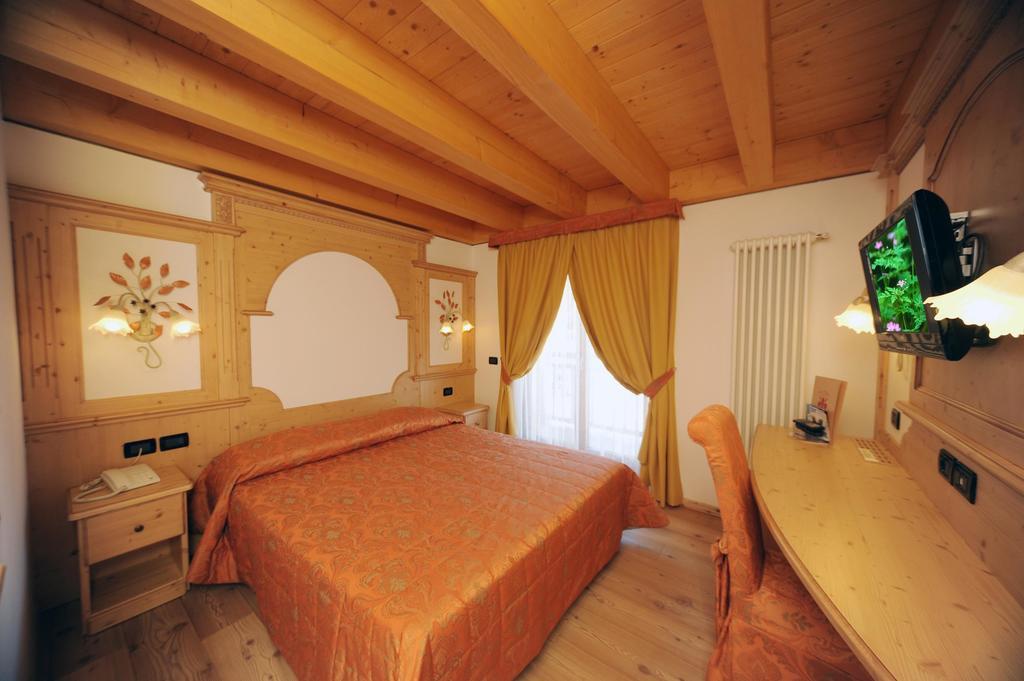 Residence Garni Il Giglio Комецадура Екстериор снимка